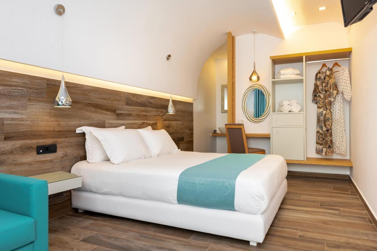 Deluxe Hotel Santorini Тира Экстерьер фото