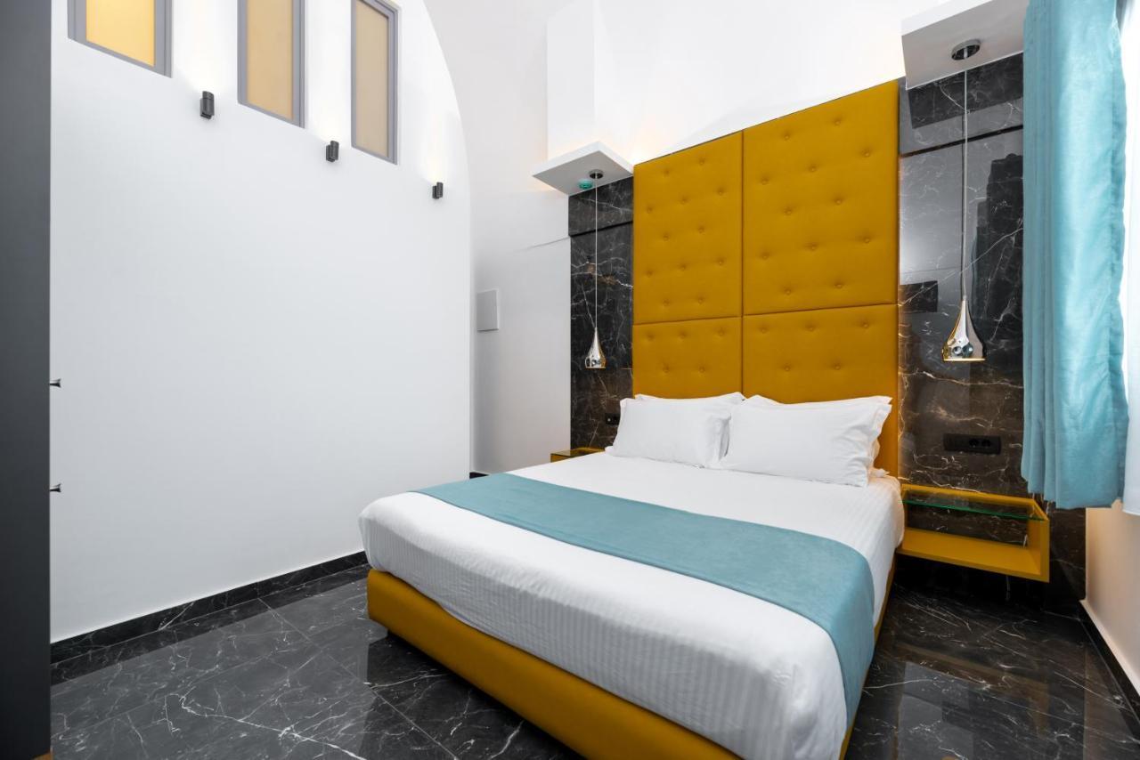 Deluxe Hotel Santorini Тира Экстерьер фото
