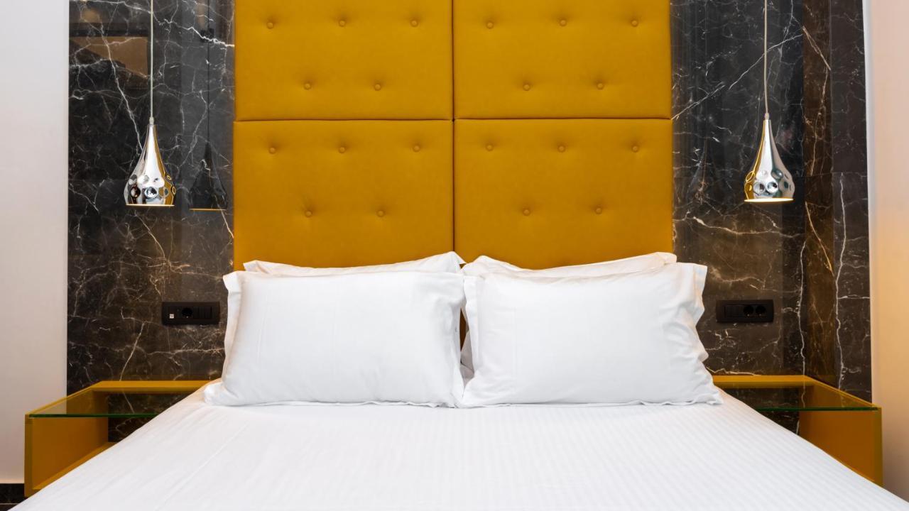 Deluxe Hotel Santorini Тира Экстерьер фото