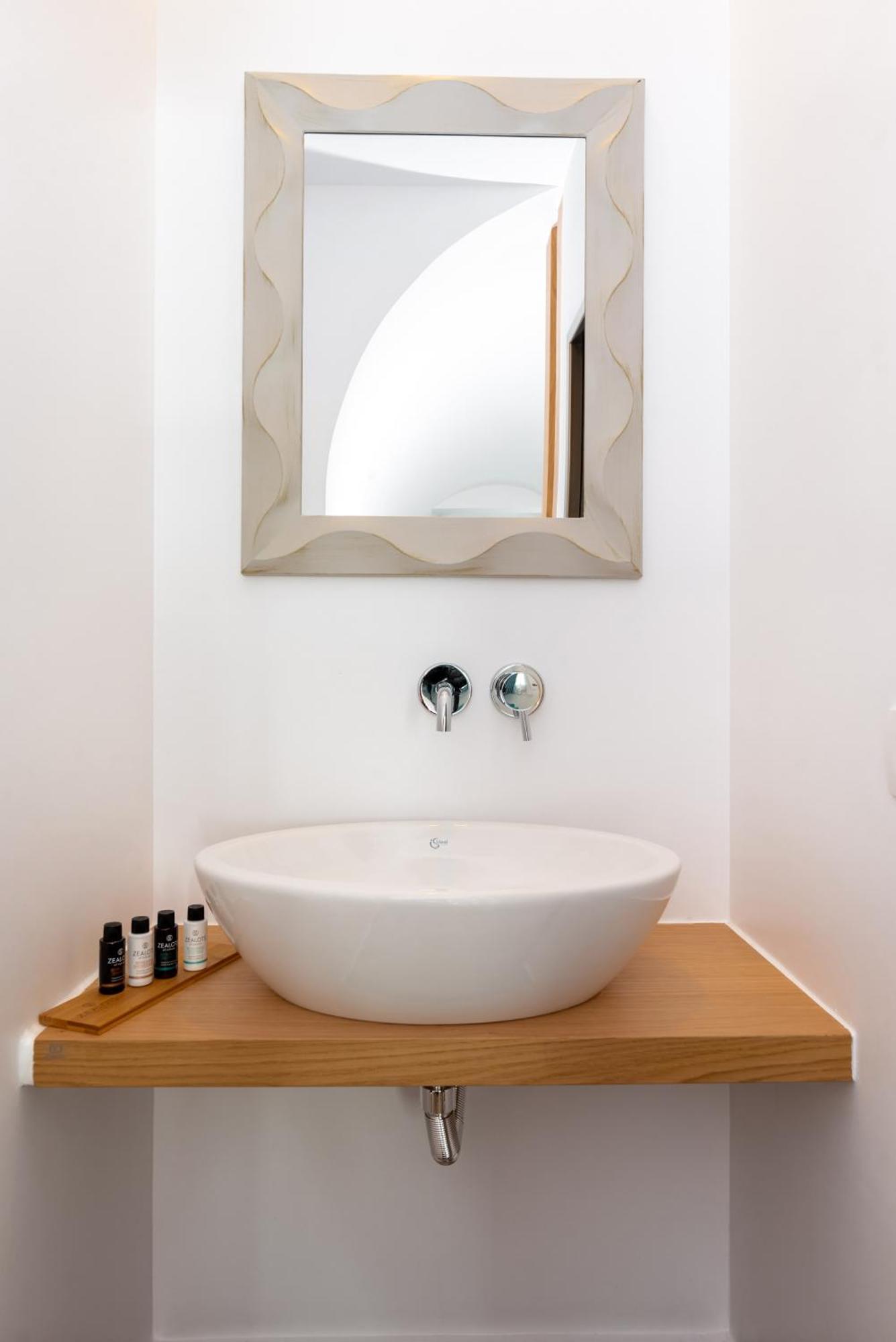 Deluxe Suites Santorini Тира Номер фото