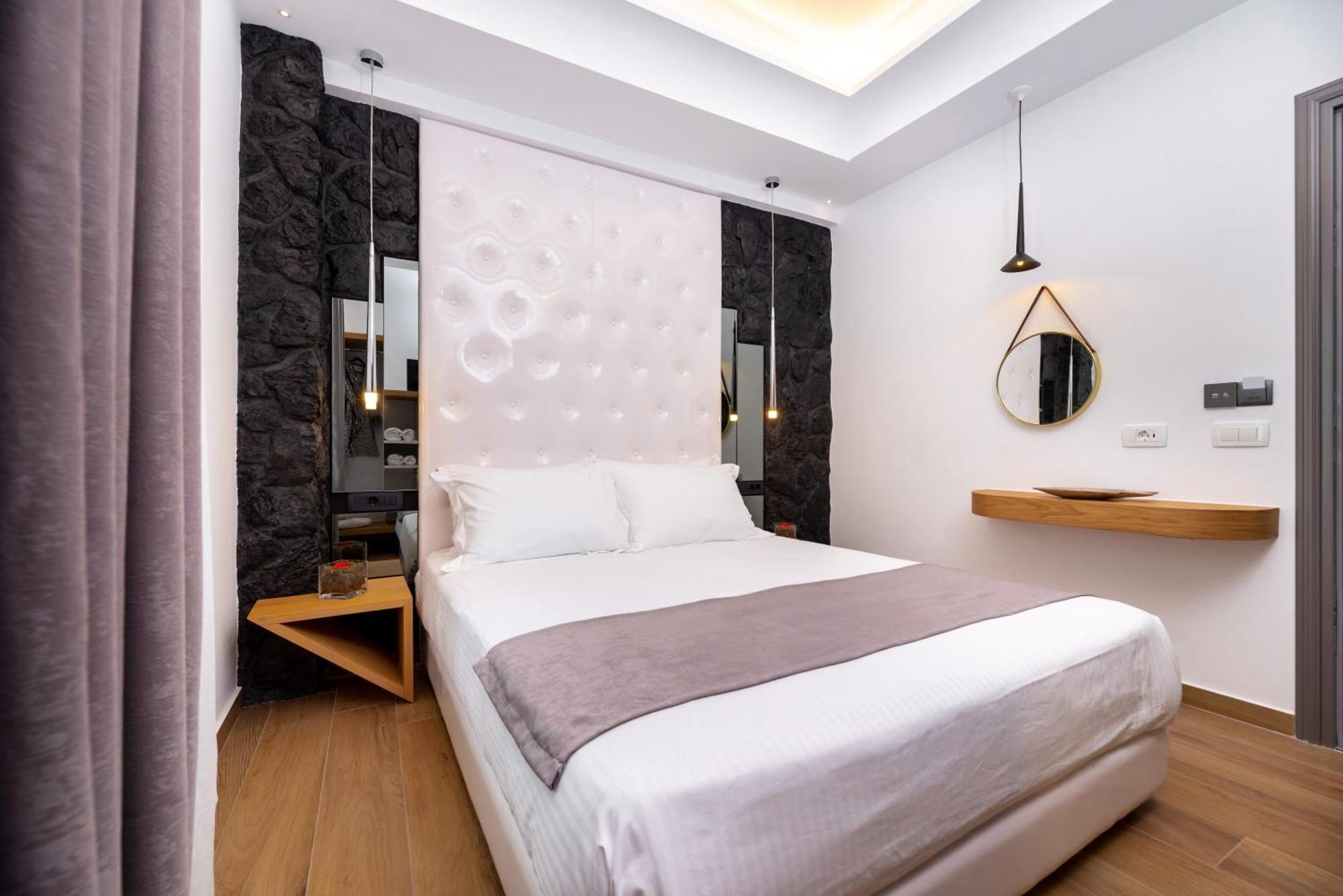 Deluxe Suites Santorini Тира Номер фото