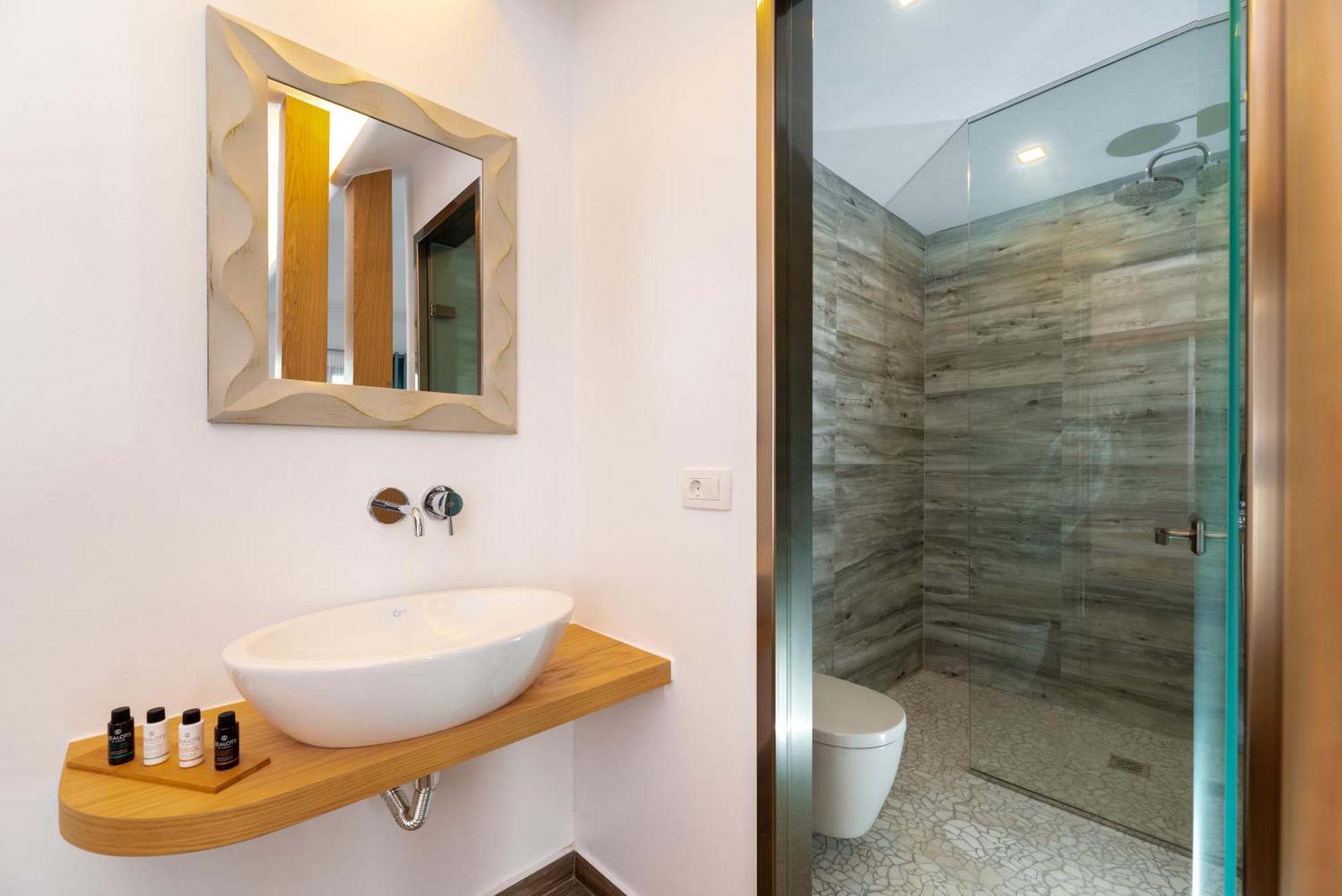 Deluxe Suites Santorini Тира Номер фото